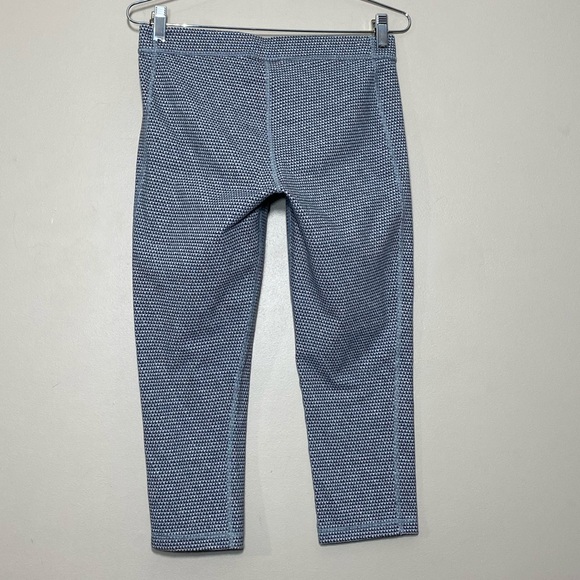 Under Armour Big Girls/Woman’s athletic capris Leggings size MD - Picture 3 of 5